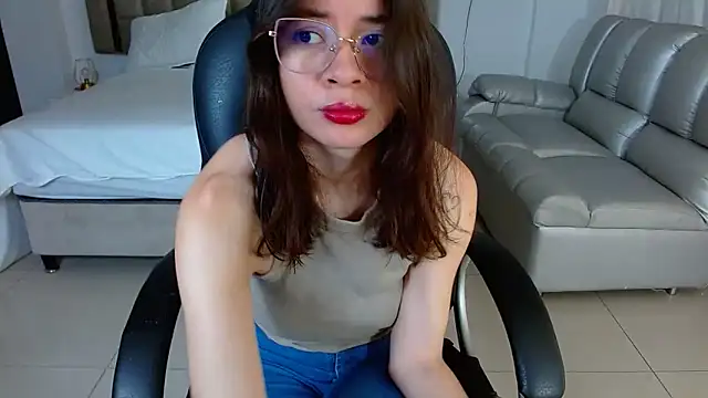 zoecruzz online show from February 12, 2026, 2:23 pm