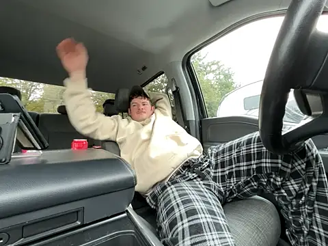 skittlez82 online show from October 18, 2025, 7:58 pm