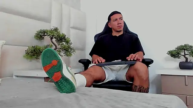 marc ginale online show from November 9, 2025, 5:33 pm