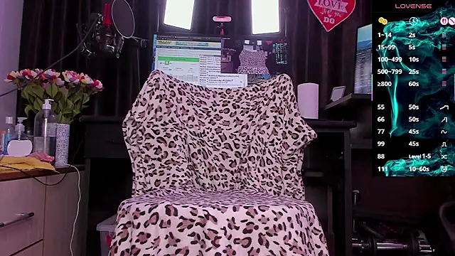 Raissa sky26 online show from March 1, 2026, 4:03 am