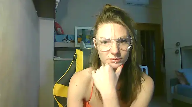 Feli blue online show from December 9, 2024, 9:06 am