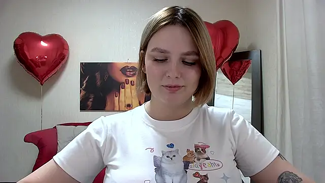 Snapshot of DianeMills chatting on February 18, 2025, 7:41 pm DianeMills online show from February 18, 2025, 7:41 pm