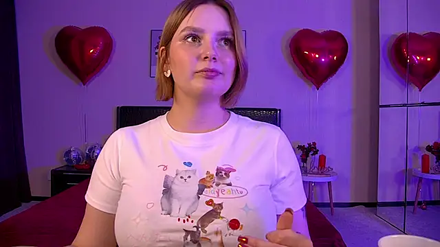 Snapshot of DianeMills chatting on February 19, 2025, 10:09 pm DianeMills online show from February 19, 2025, 10:09 pm