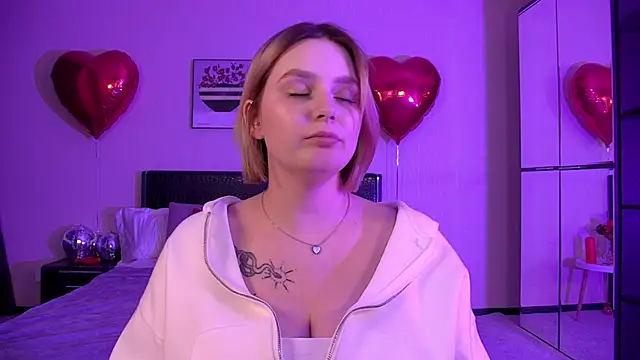 Snapshot of DianeMills chatting on February 27, 2025, 1:16 am DianeMills online show from February 27, 2025, 1:16 am