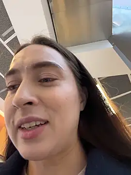 Holly Play online show from November 24, 2025, 12:05 pm