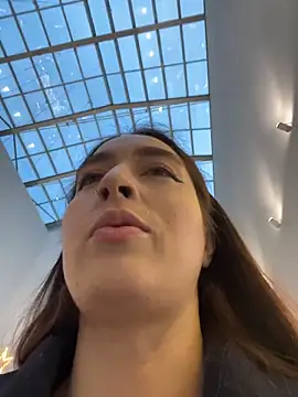 Holly Play online show from December 21, 2025, 12:01 pm