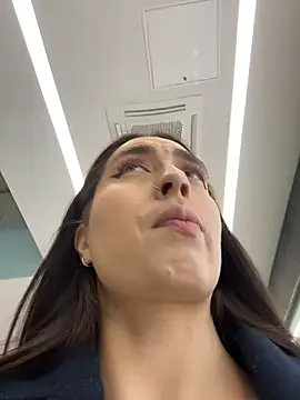 Holly Play online show from January 18, 2026, 12:09 pm