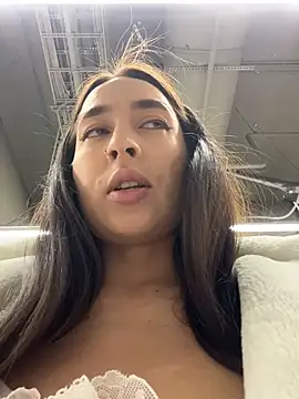 Holly Play online show from February 25, 2026, 12:04 pm