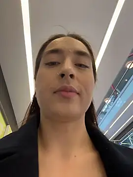 Holly Play online show from April 7, 2026, 8:59 am