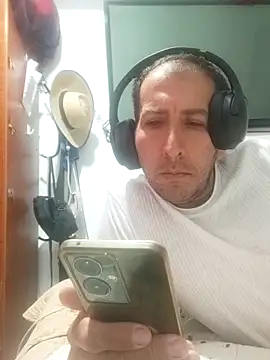 Snapshot of Alexand1999 chatting on May 22, 2026, 2:12 pm Alexand1999 online show from May 22, 2026, 2:12 pm