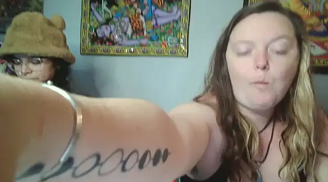 Snapshot of Lyrann89 chatting on December 1, 2024, 11:14 pm Lyrann89 online show from December 1, 2024, 11:14 pm