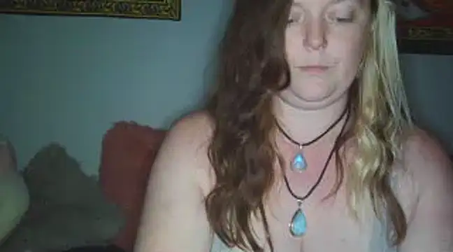 Snapshot of Lyrann89 chatting on December 2, 2024, 11:40 pm Lyrann89 online show from December 2, 2024, 11:40 pm