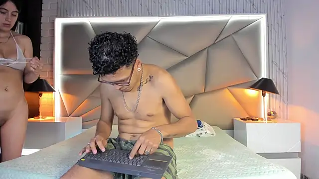 Bonny Bonss online show from March 8, 2025, 7:42 pm