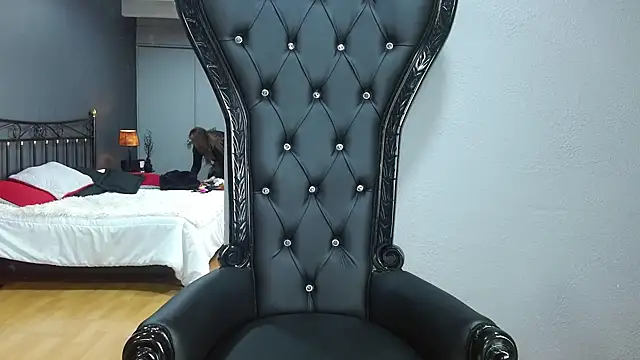 MelaniaKnauss online show from December 5, 2024, 8:00 pm