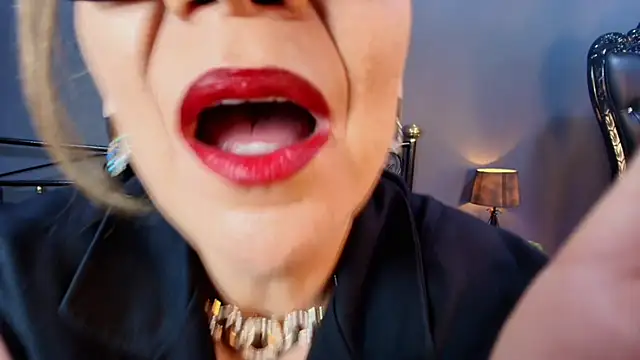 MelaniaKnauss online show from September 11, 2025, 8:42 pm