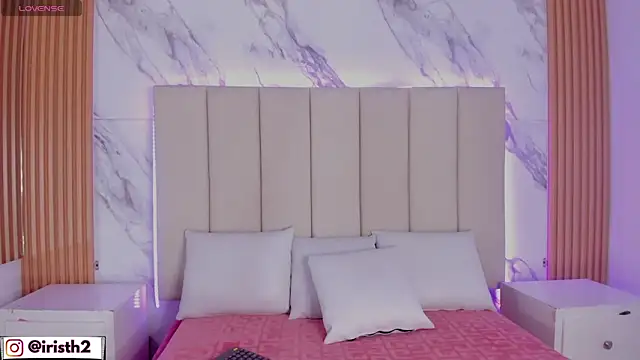 Snapshot of Iris_Thompson_ chatting on January 8, 2026, 4:26 am Iris Thompson online show from January 8, 2026, 4:26 am