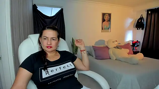 Snapshot of lucy_diiaz chatting on December 3, 2025, 6:50 pm lucy diiaz online show from December 3, 2025, 6:50 pm