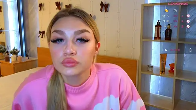 Ella Milla online show from December 25, 2024, 8:29 am