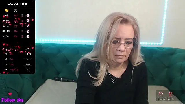 Snapshot of IvanaCharm chatting on February 19, 2025, 4:23 am IvanaCharm online show from February 19, 2025, 4:23 am