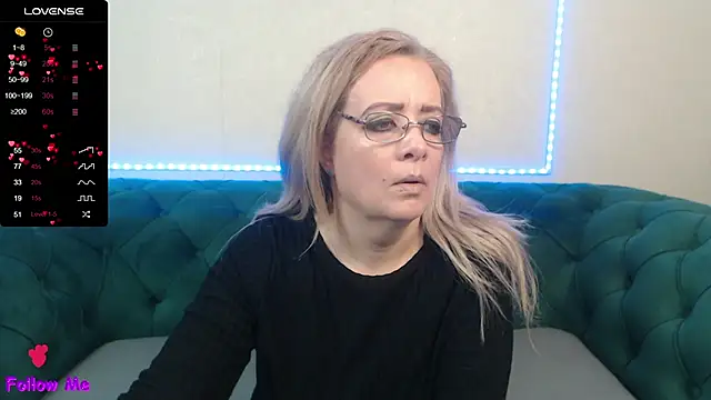 Snapshot of IvanaCharm chatting on March 21, 2025, 4:17 am IvanaCharm online show from March 21, 2025, 4:17 am