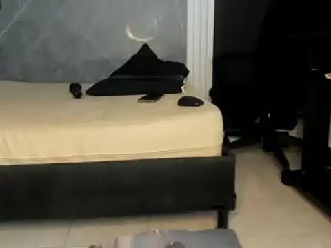 YummyDuooo online show from January 5, 2025, 4:59 pm