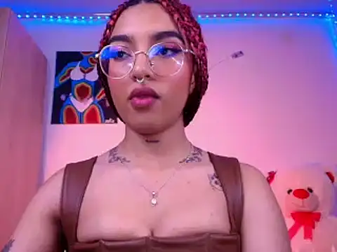 sofia blossom online show from February 12, 2025, 7:44 am