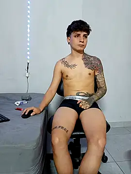 Snapshot of mikecoper_23 chatting on October 24, 2025, 3:08 pm mikecoper 23 online show from October 24, 2025, 3:08 pm