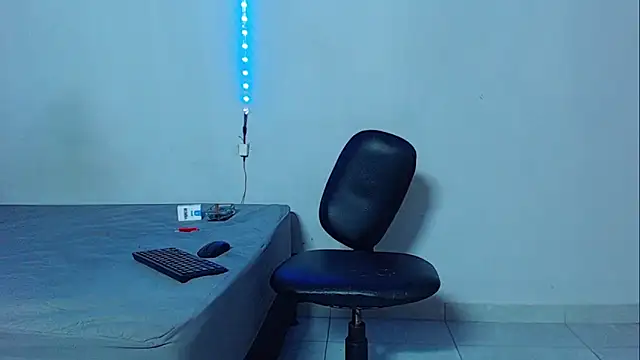 Snapshot of mikecoper_23 chatting on October 27, 2025, 3:32 am mikecoper 23 online show from October 27, 2025, 3:32 am