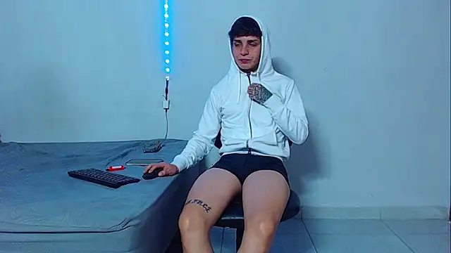 Snapshot of mikecoper_23 chatting on October 28, 2025, 3:47 pm mikecoper 23 online show from October 28, 2025, 3:47 pm