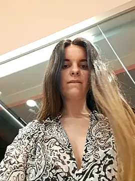 RaonXO online show from February 13, 2025, 6:38 pm