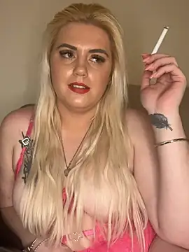 Blondiee3088 online show from February 9, 2025, 7:19 pm