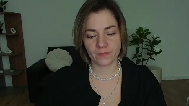 MariaSttone online show from December 4, 2024, 3:54 pm