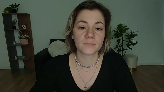 MariaSttone online show from December 11, 2024, 12:12 pm