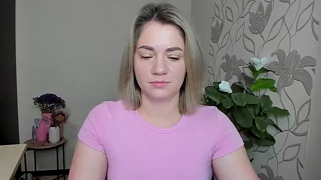 MariaSttone online show from October 1, 2025, 12:55 pm