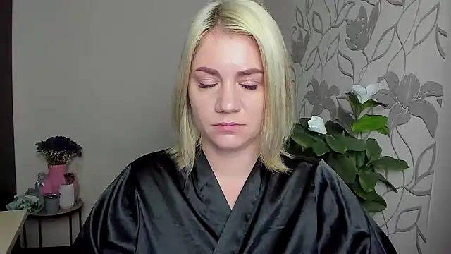 MariaSttone online show from November 2, 2025, 9:50 pm