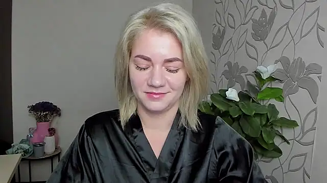 MariaSttone online show from November 14, 2025, 9:08 am