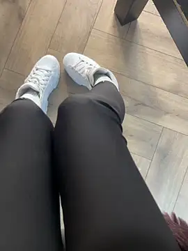 FeetVibe online show from November 6, 2025, 7:31 am