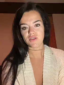 English-Chloe96 online show from December 2, 2024, 3:47 am