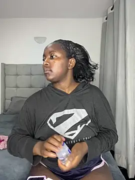 prettiepearl online show from September 8, 2025, 7:57 pm