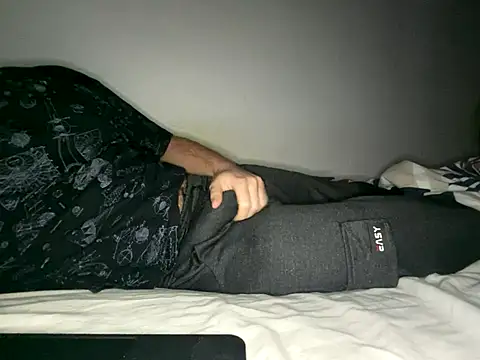 little2026 online show from December 3, 2025, 7:56 pm