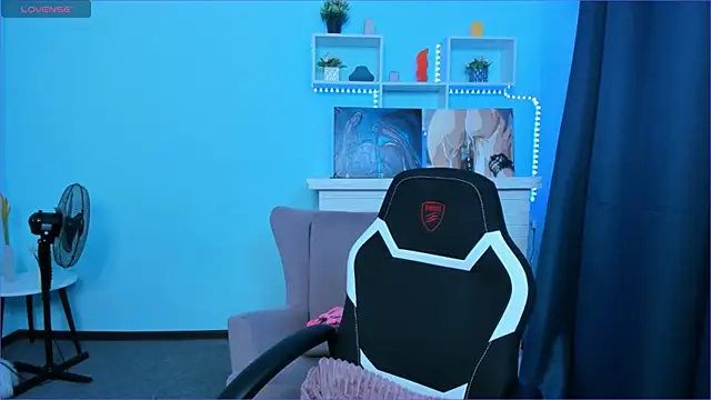 Snapshot of Crow_Diam0nd chatting on February 2, 2025, 7:57 pm Crow Diam0nd online show from February 2, 2025, 7:57 pm