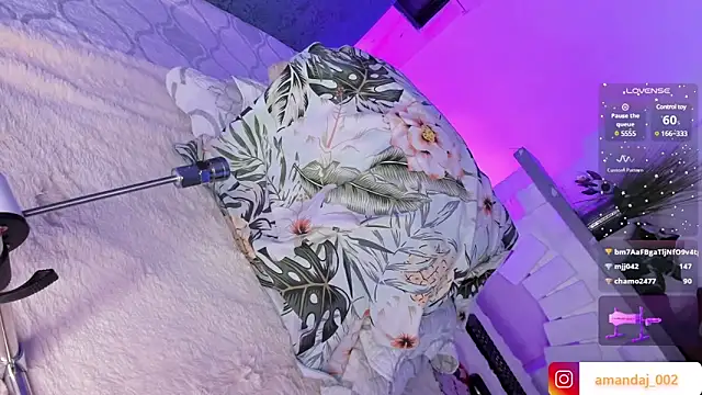 amandaaJones  online show from January 7, 2025, 10:41 pm