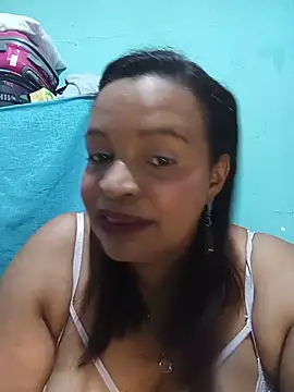 Snapshot of _violetta_- chatting on June 26, 2026, 2:54 pm violetta - online show from June 26, 2026, 2:54 pm
