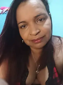 Snapshot of _violetta_- chatting on July 16, 2026, 2:28 am violetta - online show from July 16, 2026, 2:28 am