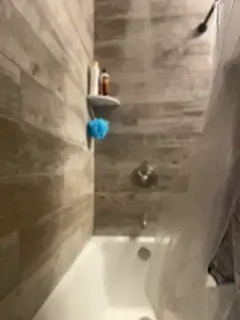 EllaSnow online show from April 19, 2026, 5:18 am