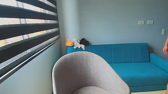 Snapshot of Lauri__fit chatting on October 27, 2025, 4:44 pm Lauri fit online show from October 27, 2025, 4:44 pm