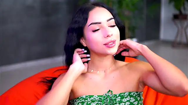 CherrySelena online show from October 1, 2025, 6:58 pm