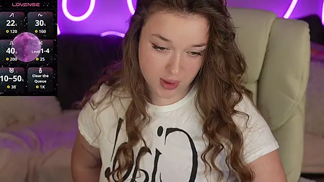 DonnaLustt online show from November 14, 2025, 9:46 pm