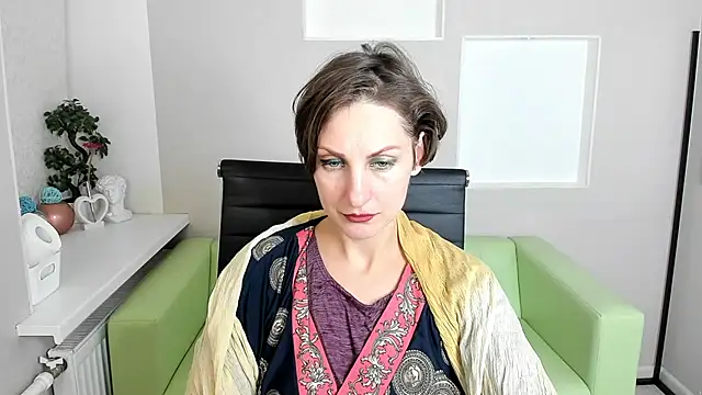 AuroraScript online show from December 6, 2024, 3:33 pm