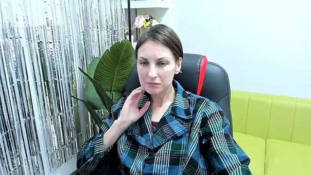 AuroraScript online show from January 4, 2025, 6:30 pm